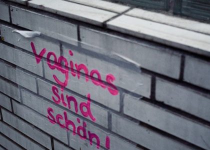 schön.